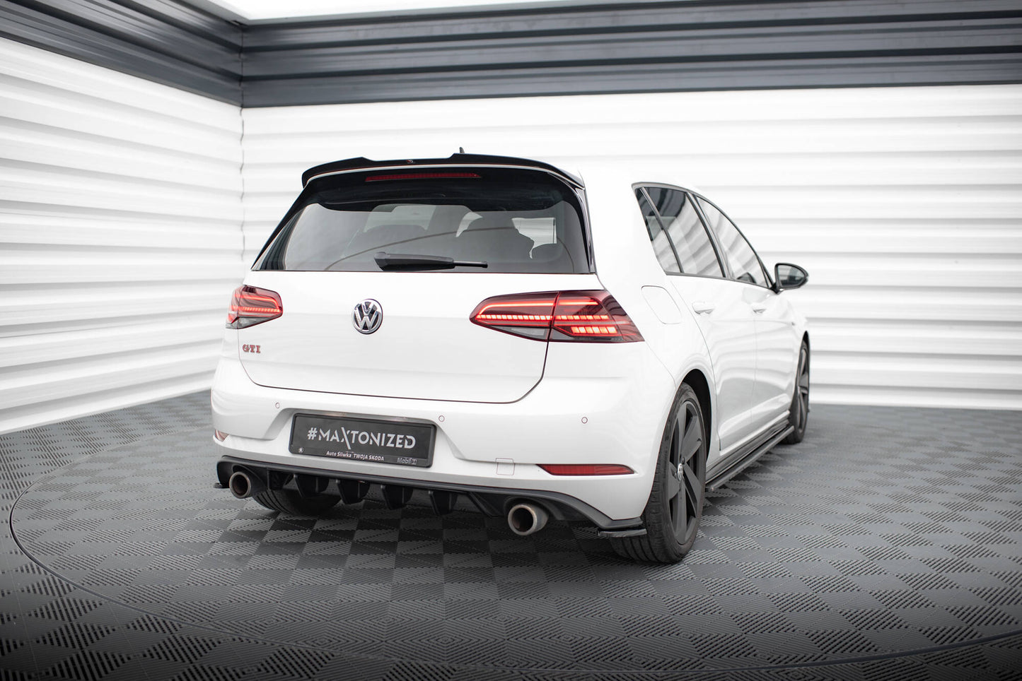 MAXTON DESIGN SPOILER CAP V.2 VOLKSWAGEN GOLF 7 R / R-LINE / GTI